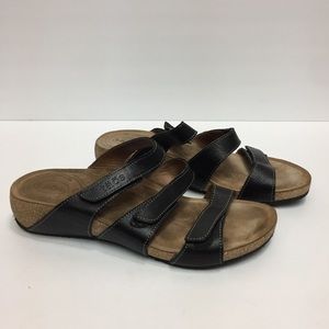 Taos Black Leather Sandals. Size 8.5